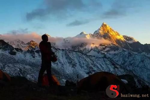 梦见登上高山